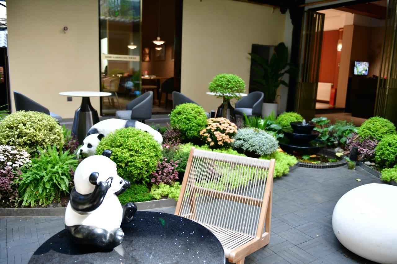 Xishu Garden Inn - Travel Agency Service - Car Rent Service - English Speaking Csengtu Kültér fotó