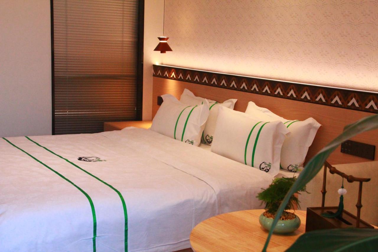 Xishu Garden Inn - Travel Agency Service - Car Rent Service - English Speaking Csengtu Kültér fotó
